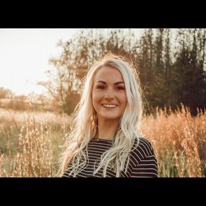 Meet your Posher, Abby